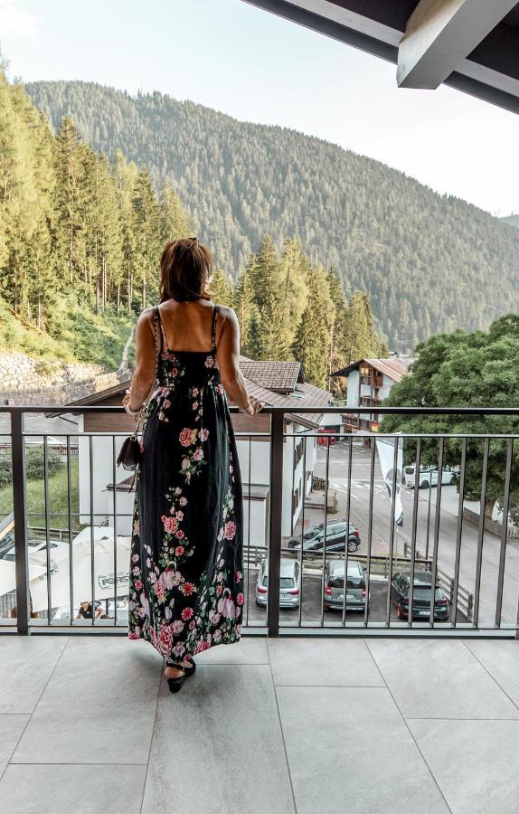 新黎凡特Tyrol Living & Cafe公寓 外观 照片