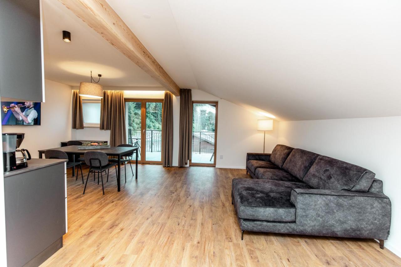 新黎凡特Tyrol Living & Cafe公寓 外观 照片