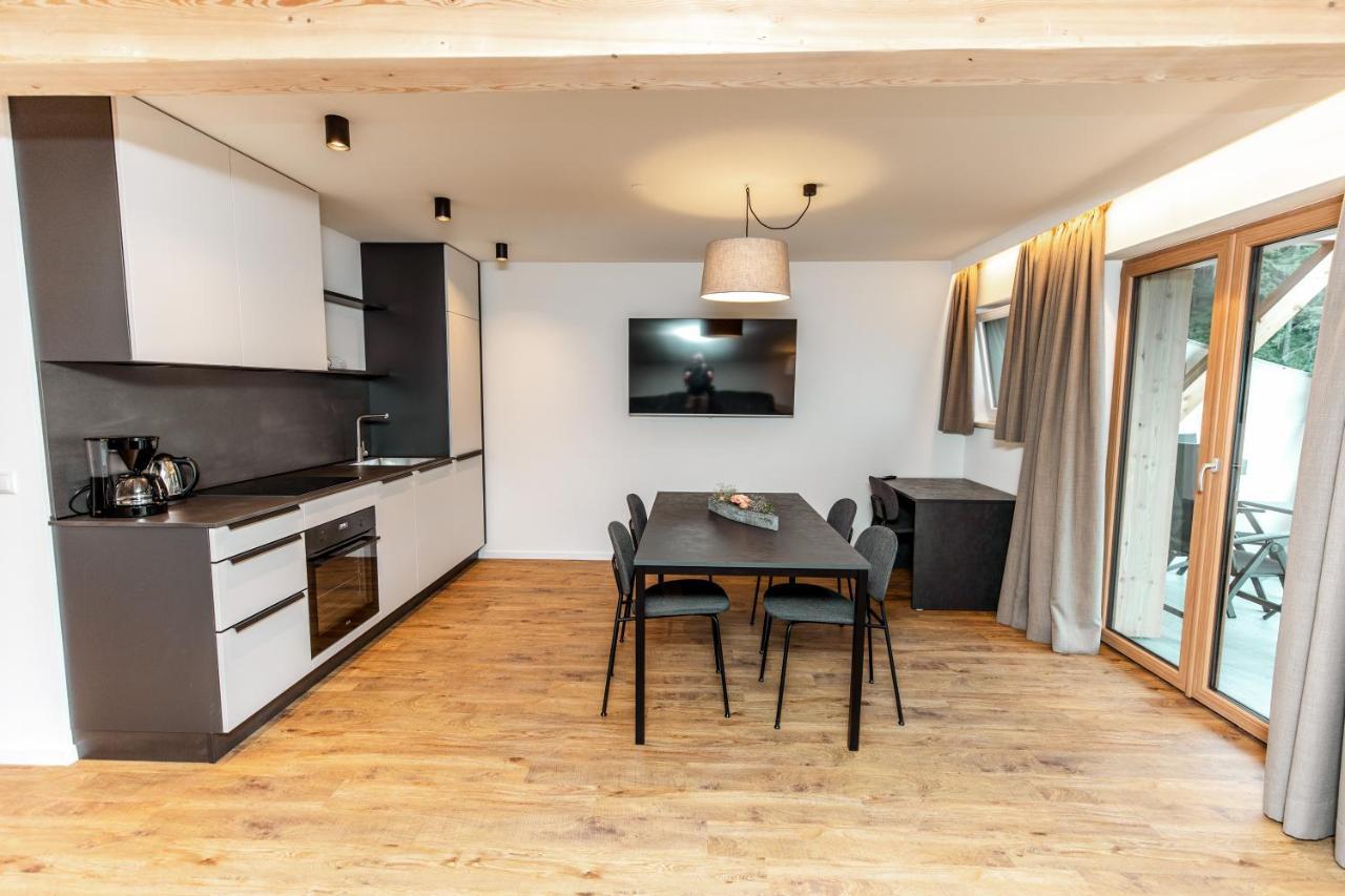 新黎凡特Tyrol Living & Cafe公寓 外观 照片
