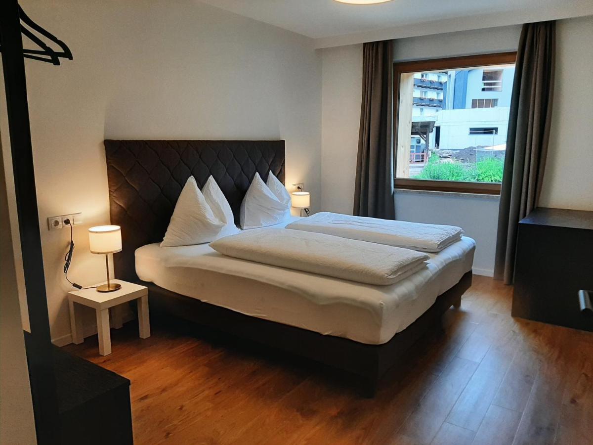 新黎凡特Tyrol Living & Cafe公寓 外观 照片