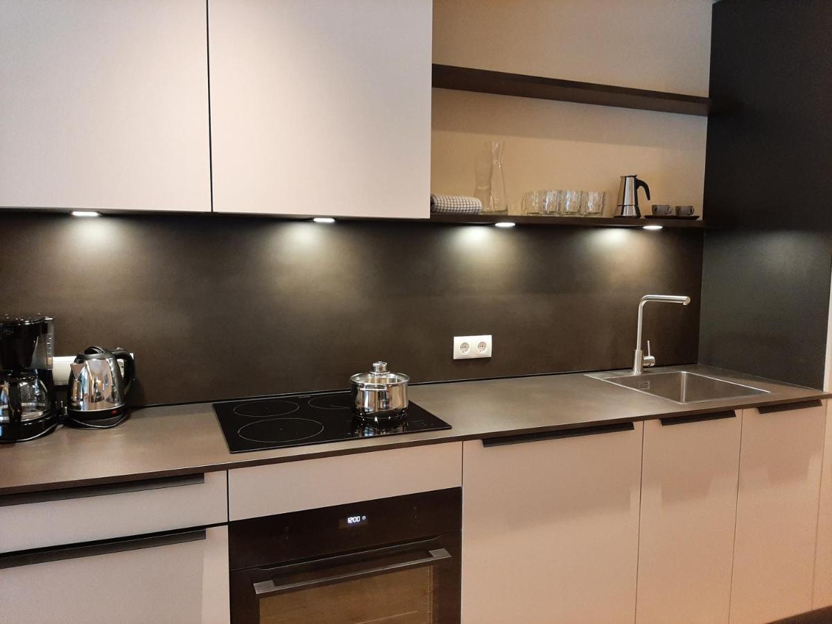 新黎凡特Tyrol Living & Cafe公寓 外观 照片
