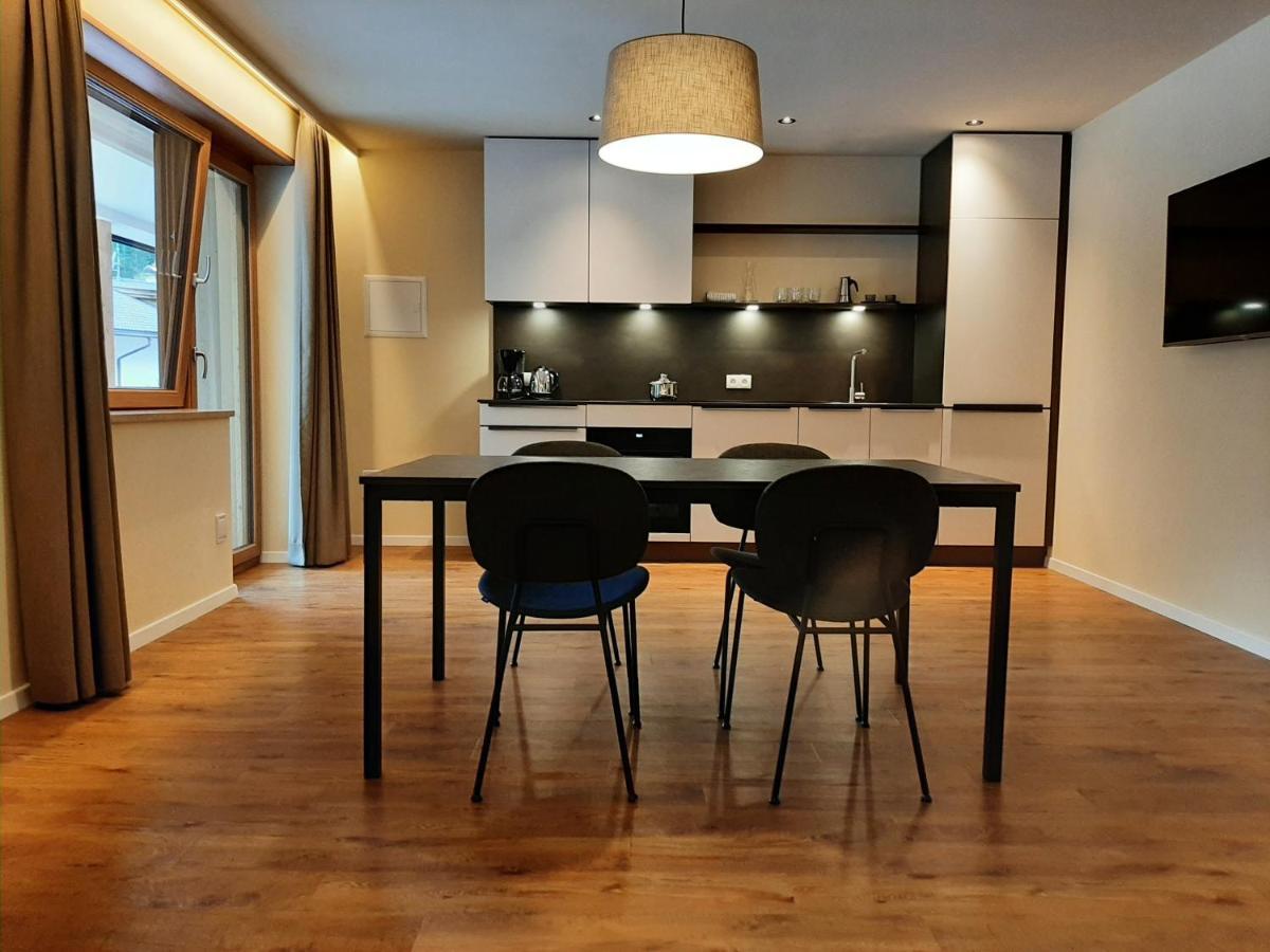 新黎凡特Tyrol Living & Cafe公寓 外观 照片
