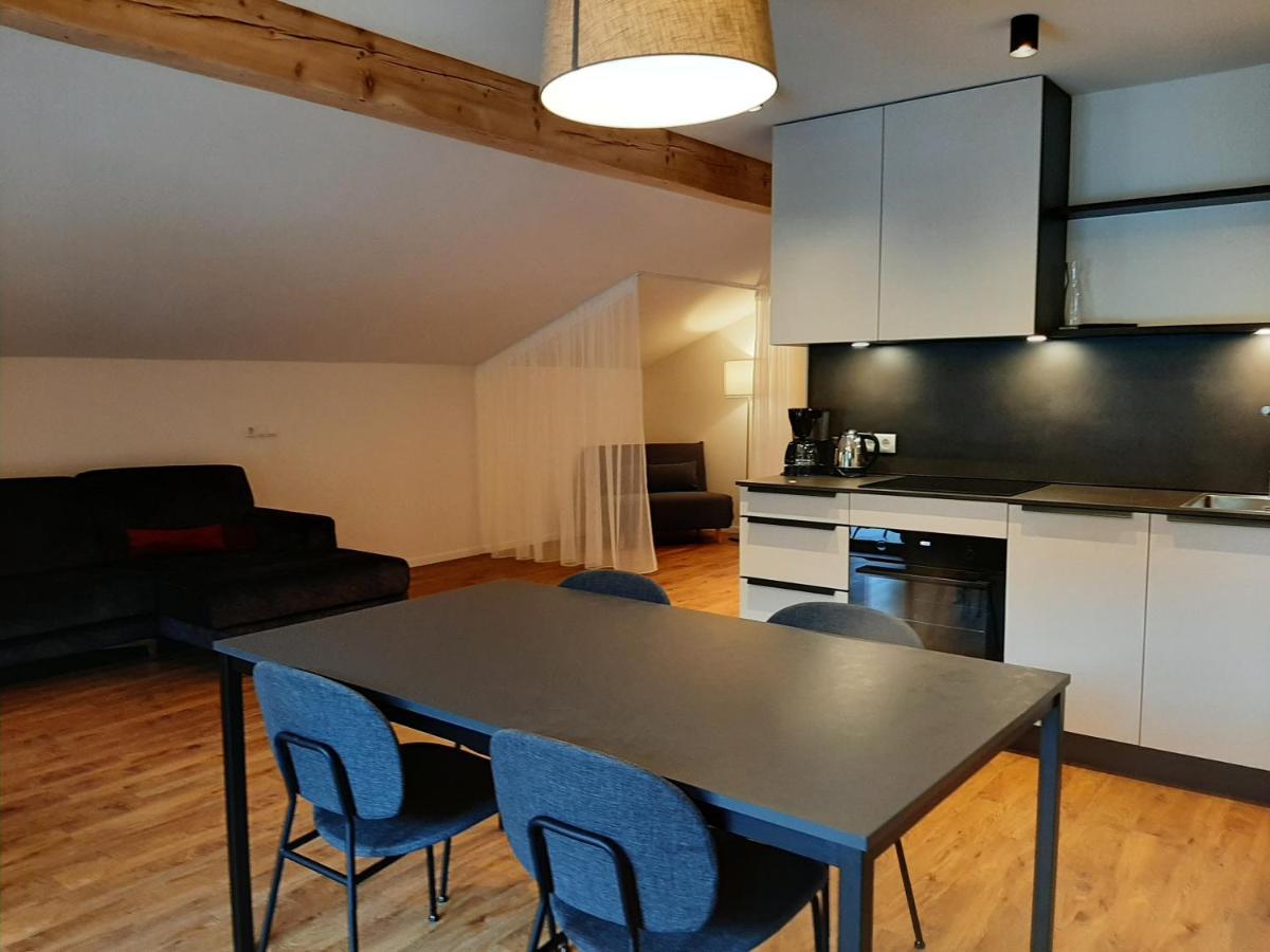 新黎凡特Tyrol Living & Cafe公寓 外观 照片