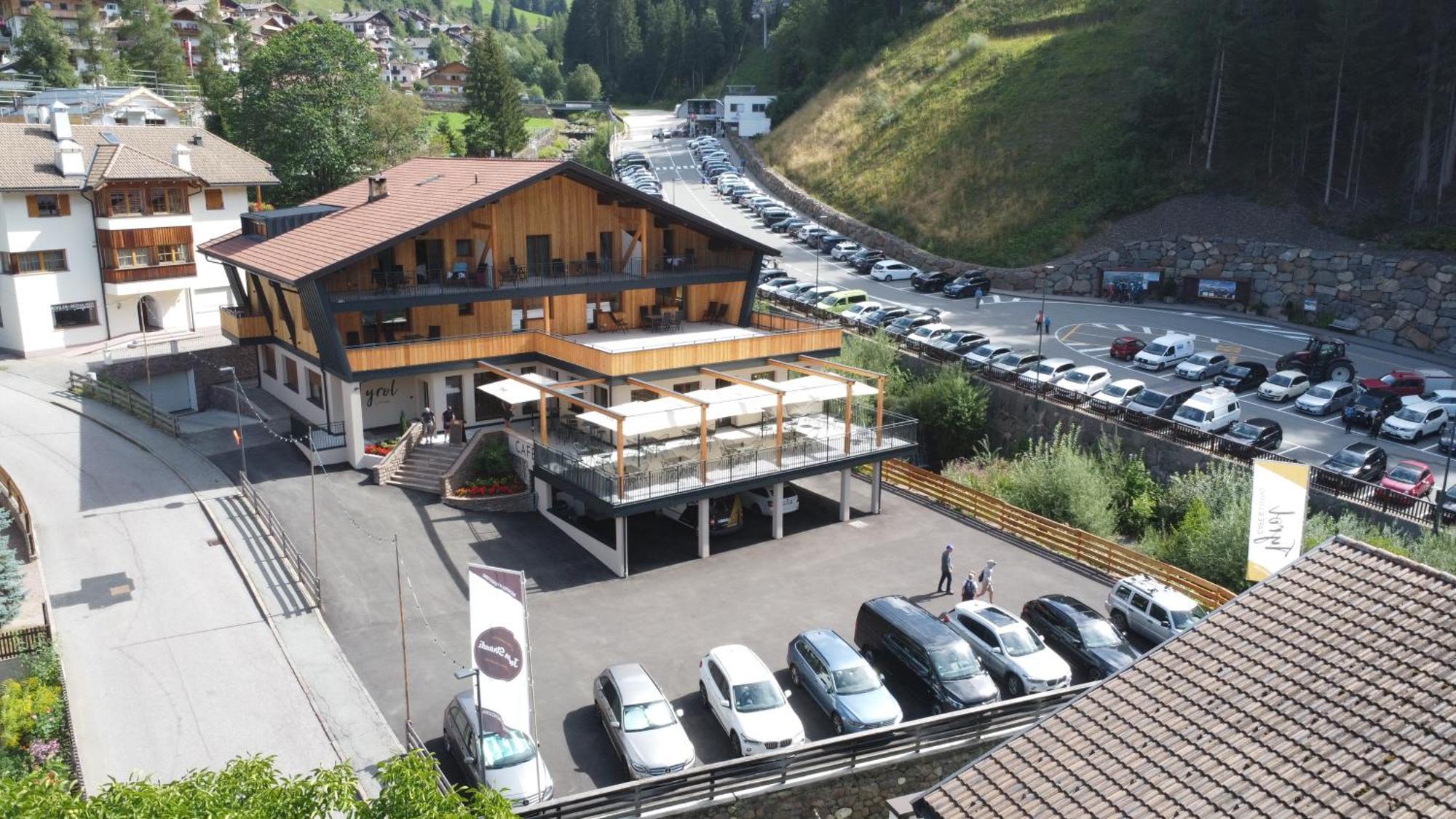 新黎凡特Tyrol Living & Cafe公寓 外观 照片