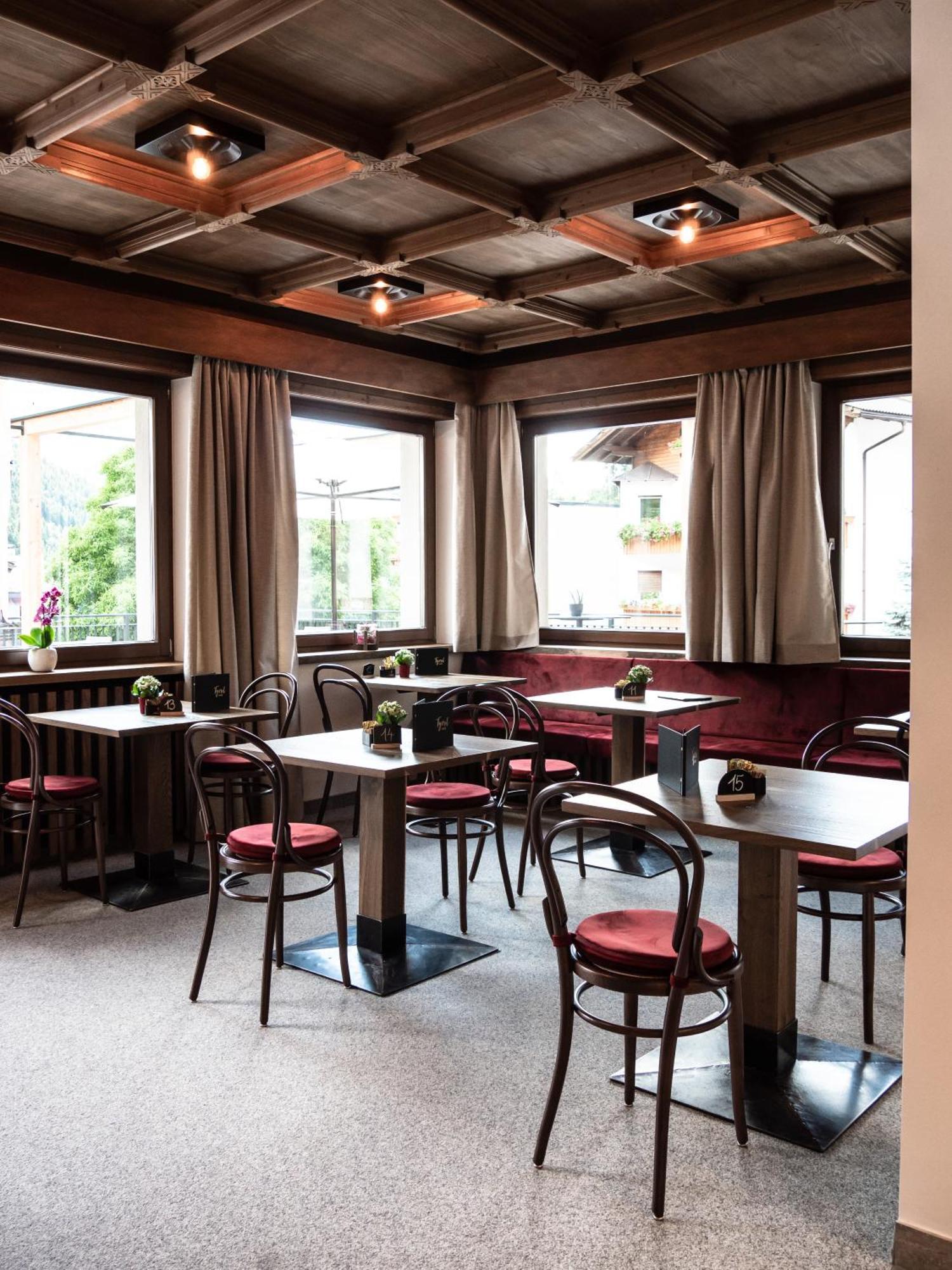 新黎凡特Tyrol Living & Cafe公寓 外观 照片